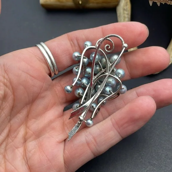 Saltwater pearls blue brooch vintage sterling